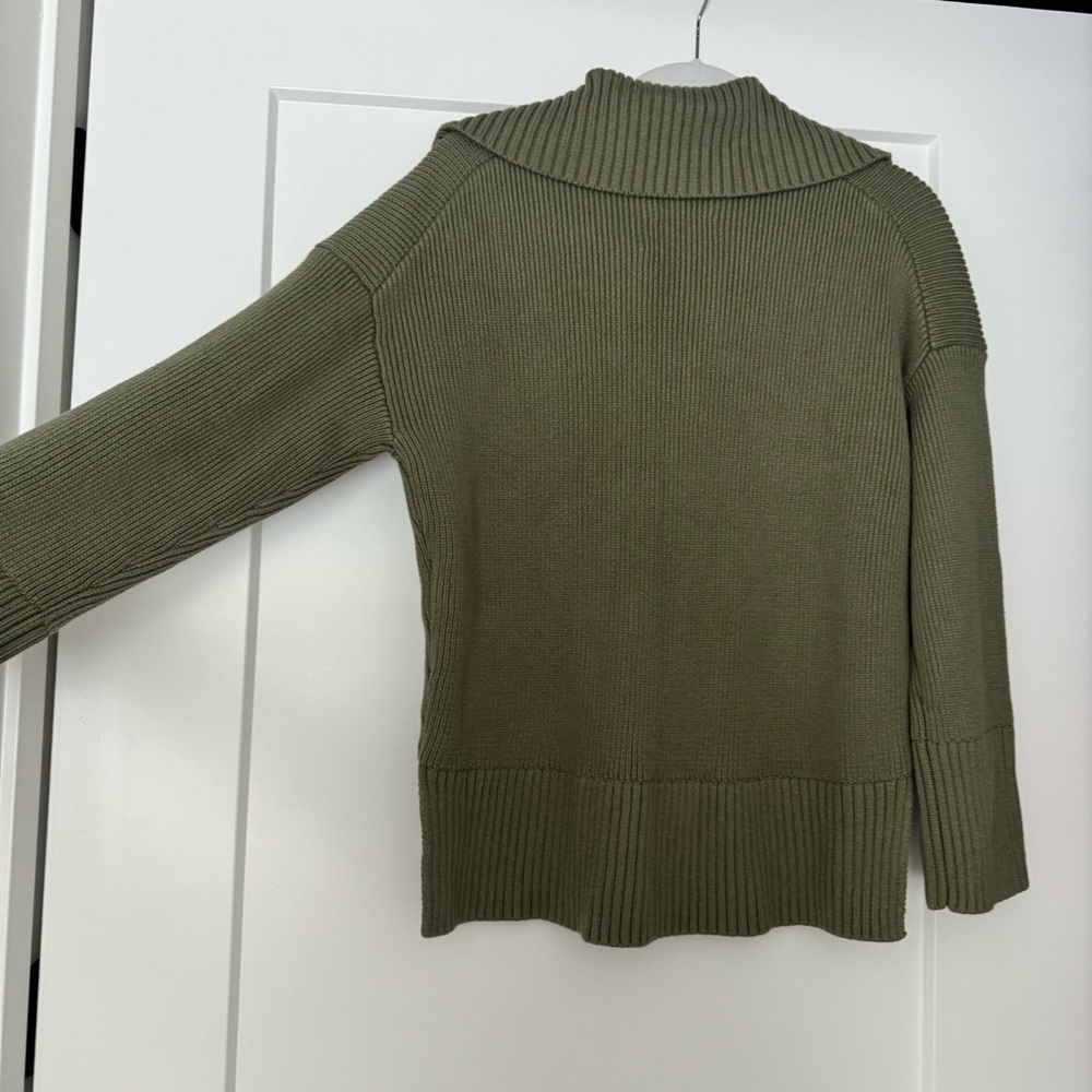 Abercrombie Long-Length Notch-Neck Sweater - NWT - Picture 4 of 7
